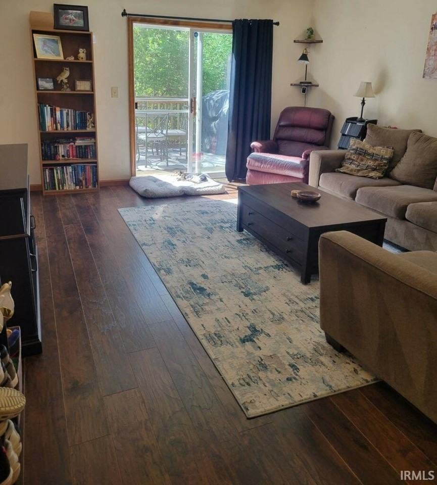 613 W Pine Ln - Photo 3 of 34