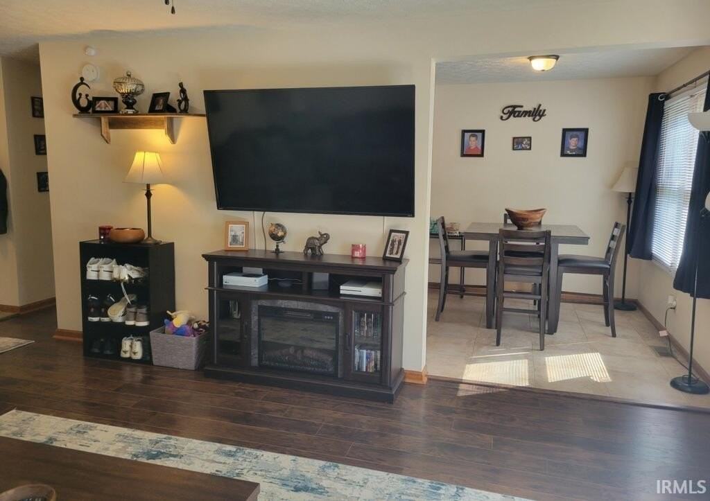 613 W Pine Ln - Photo 5 of 34