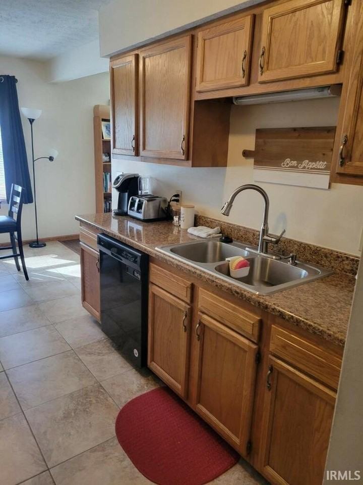 613 W Pine Ln - Photo 7 of 34