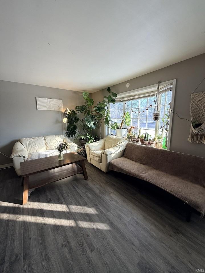 640 S Curry Pike - Photo 4 of 13