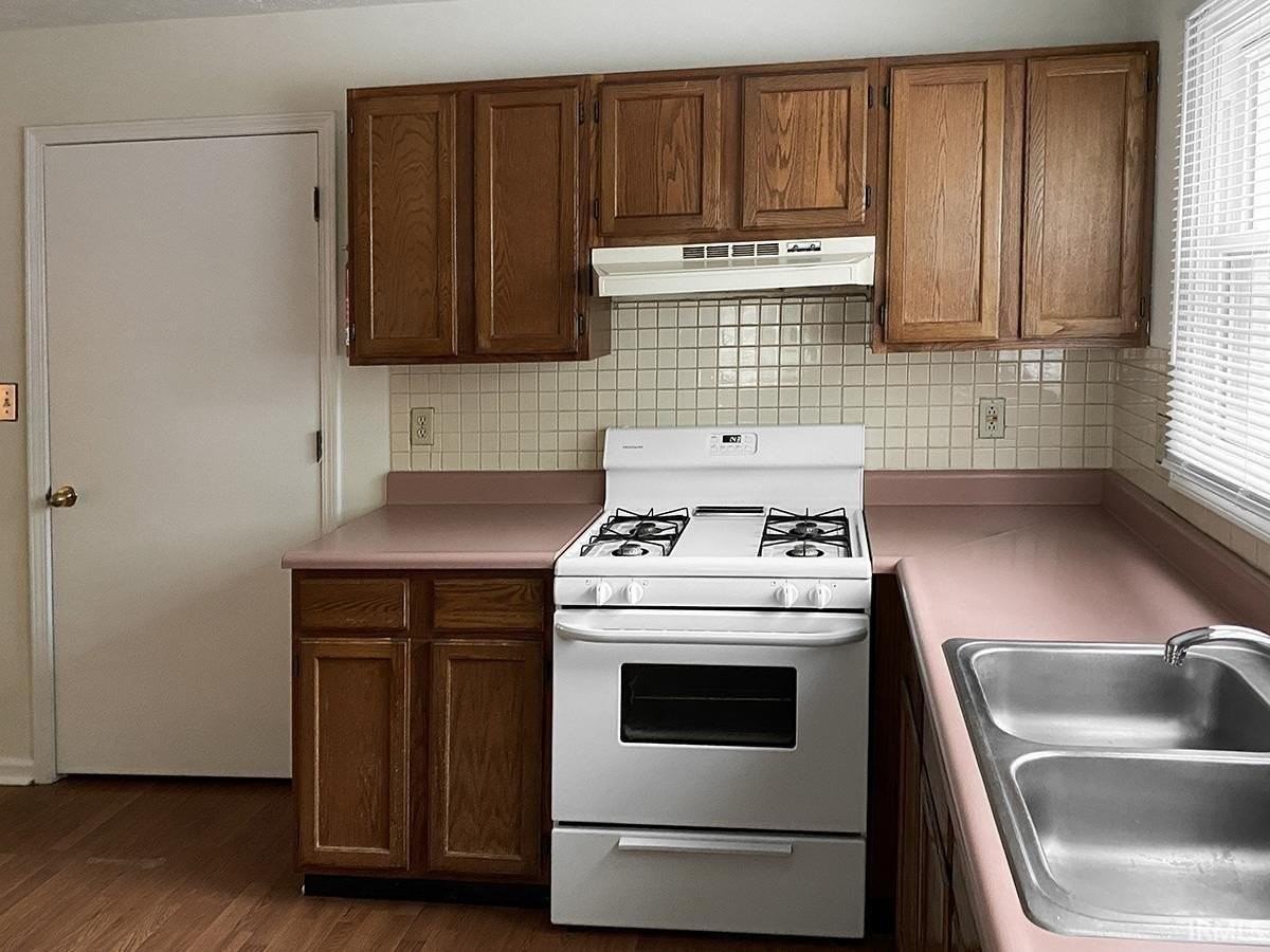 1410 S Palmer Ave - Photo 5 of 17