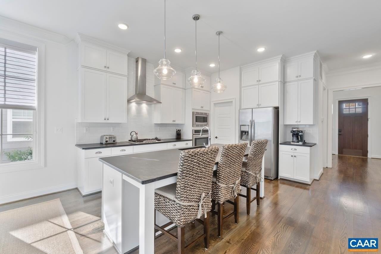 1160 Colbert St - Photo 6 of 36