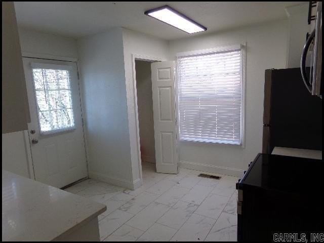 2320 Louisiana St - Photo 6 of 13