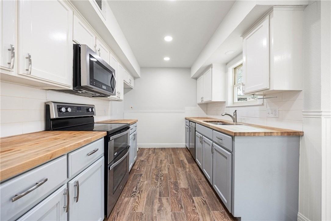 7030 Tree Top Pl - Photo 4 of 15