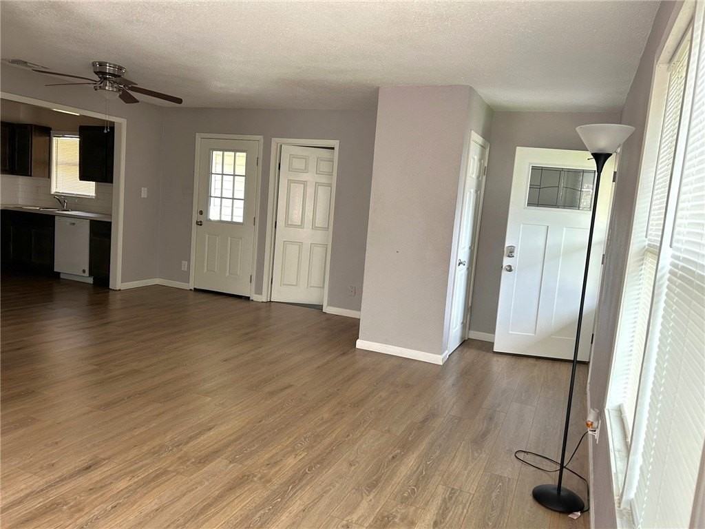 3925 Barnes St - Photo 3 of 20