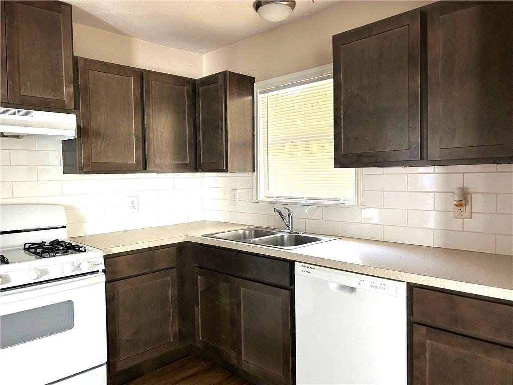 3925 Barnes St - Photo 6 of 20