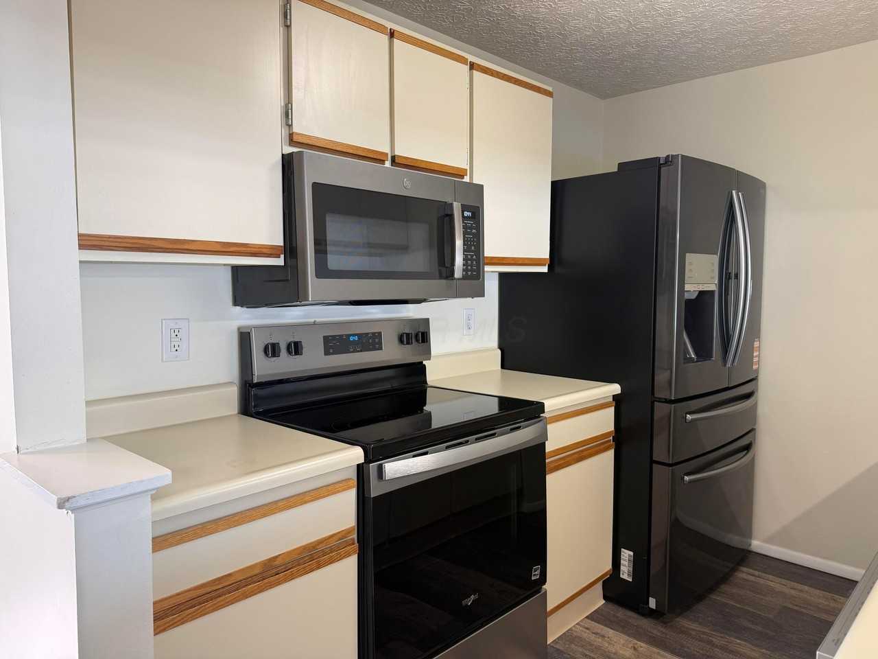 6706 Manring Ct - Photo 4 of 18