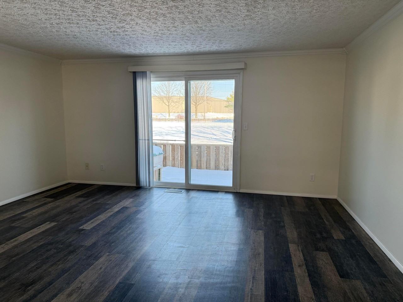 6706 Manring Ct - Photo 5 of 18