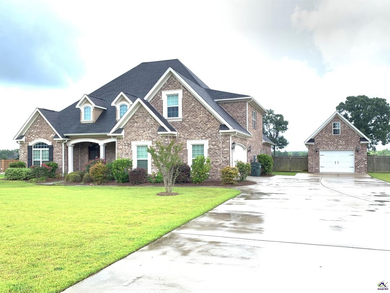 4033 Coosa Dr - Photo 2 of 37