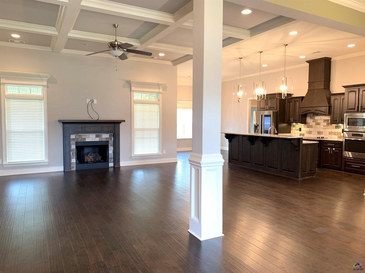 4033 Coosa Dr - Photo 3 of 37