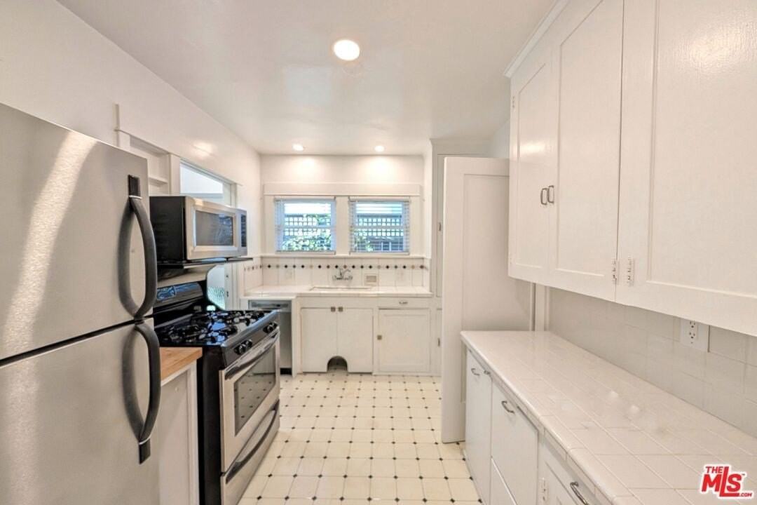 942 Lincoln Blvd Unit A #A - Photo 5 of 14