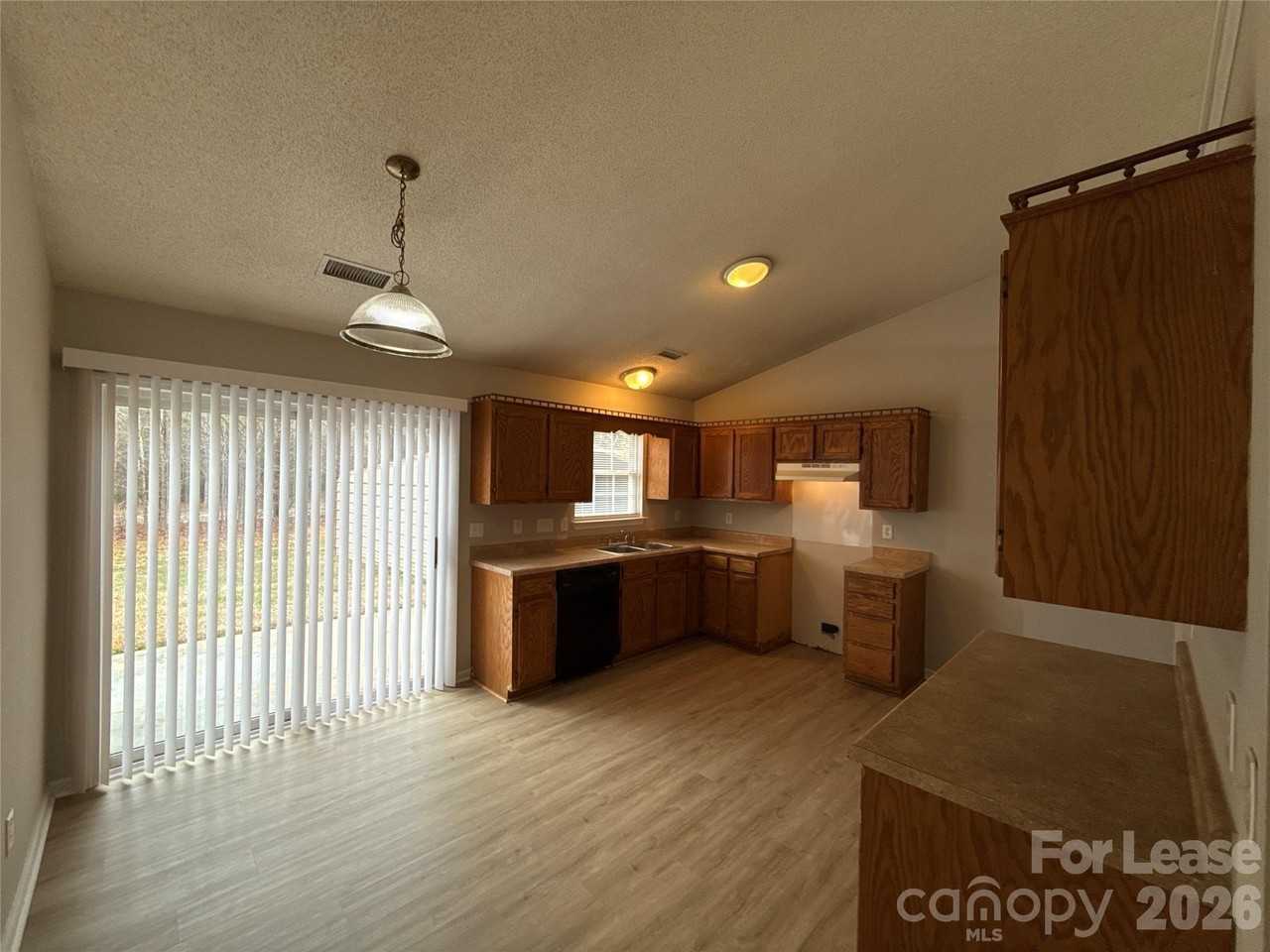 3214 Atlas Dr - Photo 4 of 13