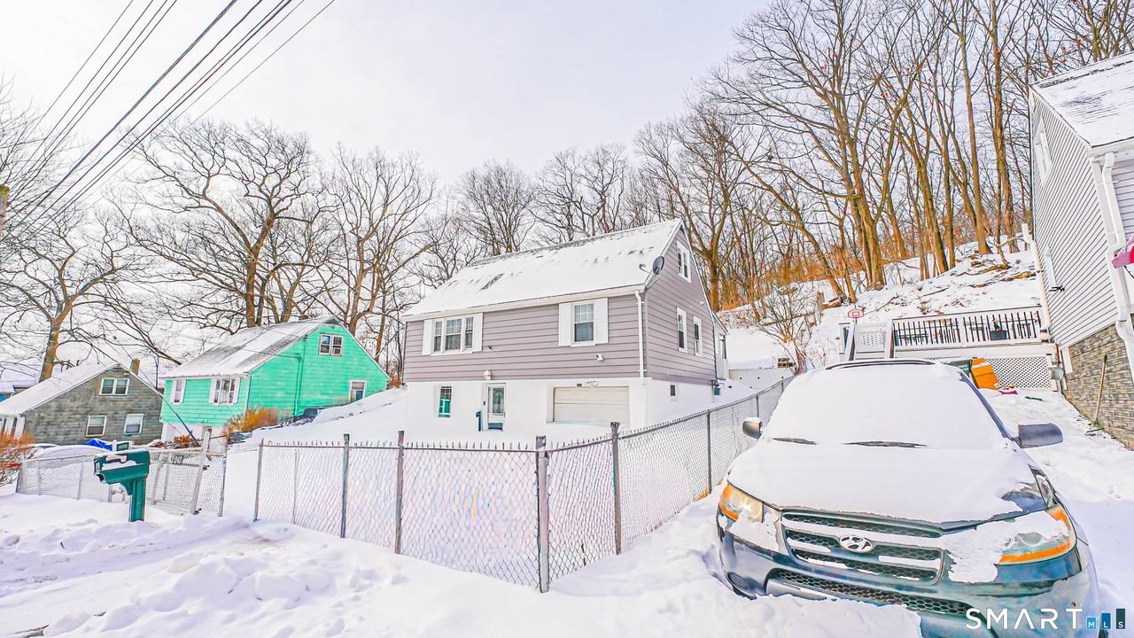 243 Sunshine Cir - Photo 2 of 11