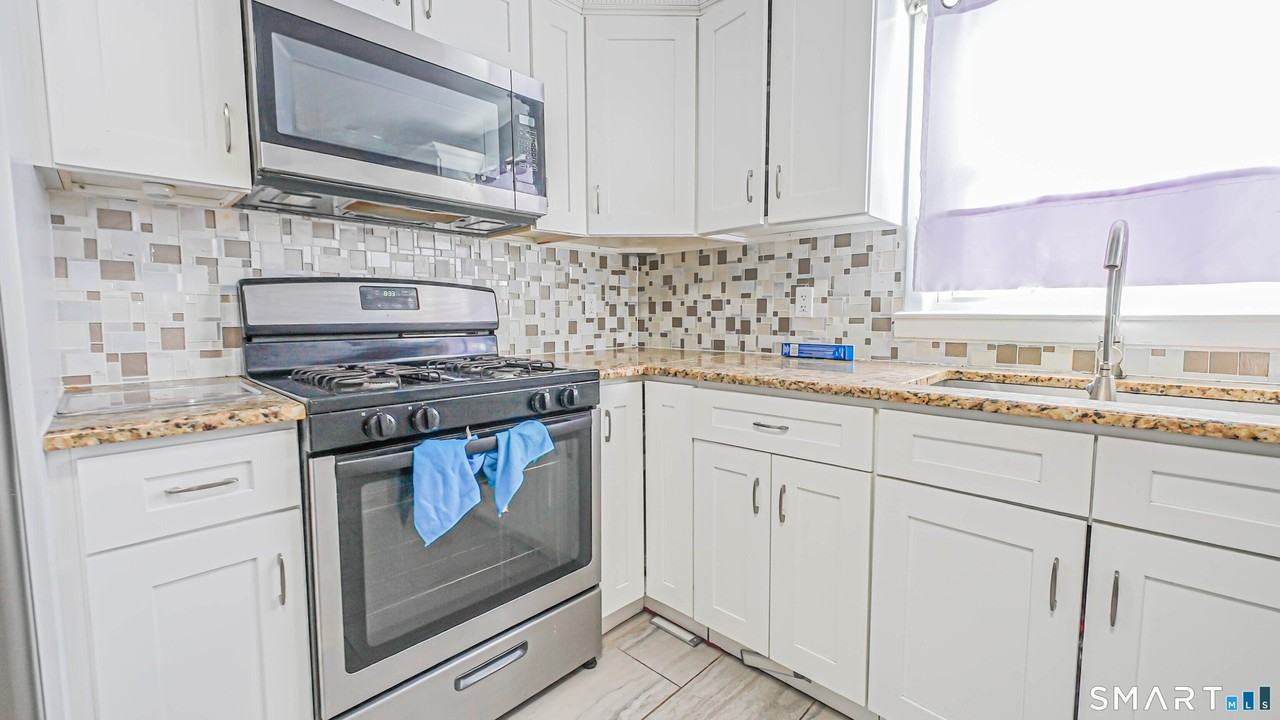 243 Sunshine Cir - Photo 4 of 11