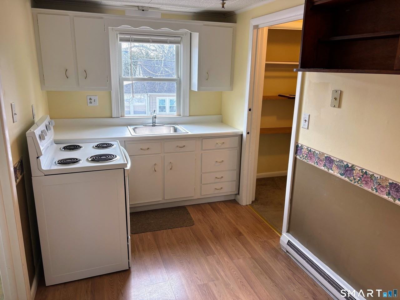 8 Lewis Ave - Photo 7 of 17