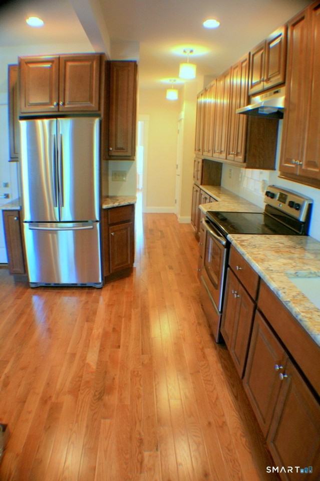 67 Warren St Apt 2 #2 - Photo 3 of 9