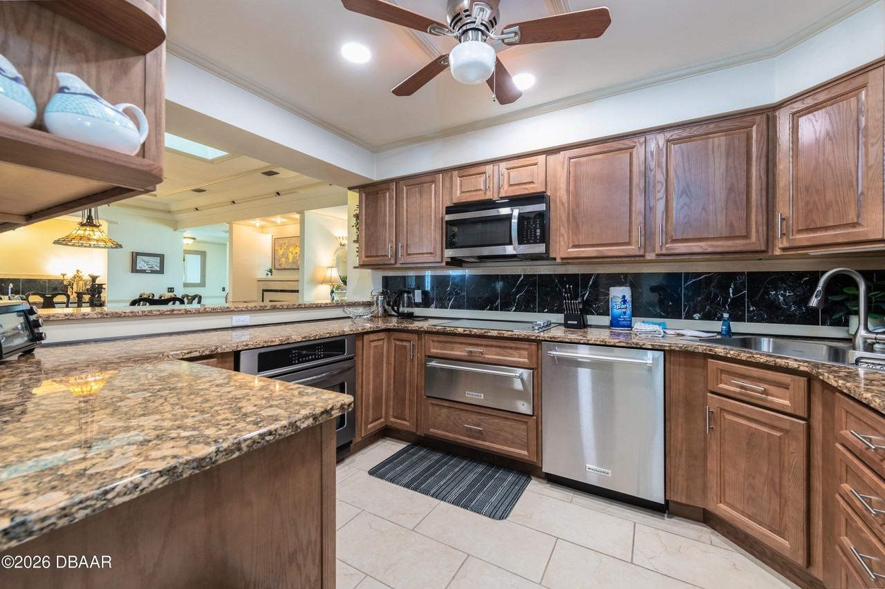 3602 S Peninsula Dr #PH - Photo 6 of 17
