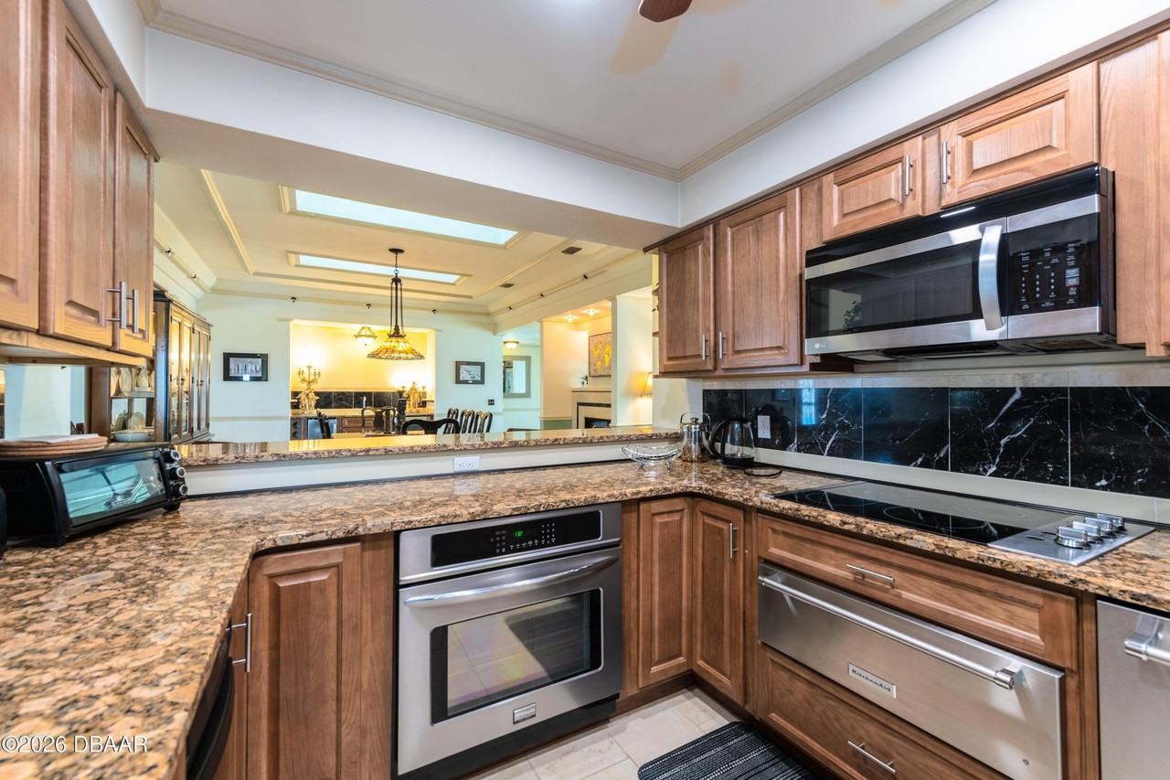 3602 S Peninsula Dr #PH - Photo 7 of 17