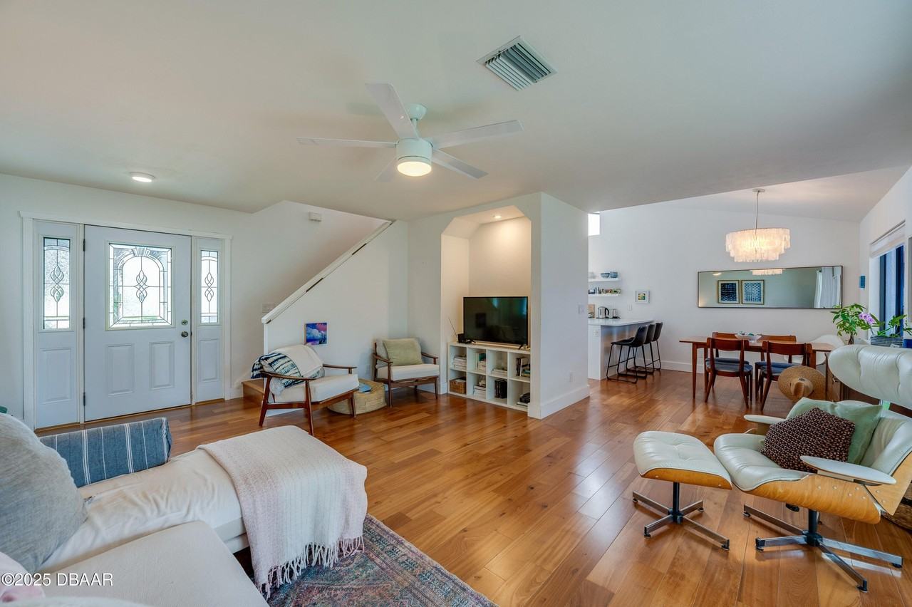 4712 Dixie Dr - Photo 5 of 33