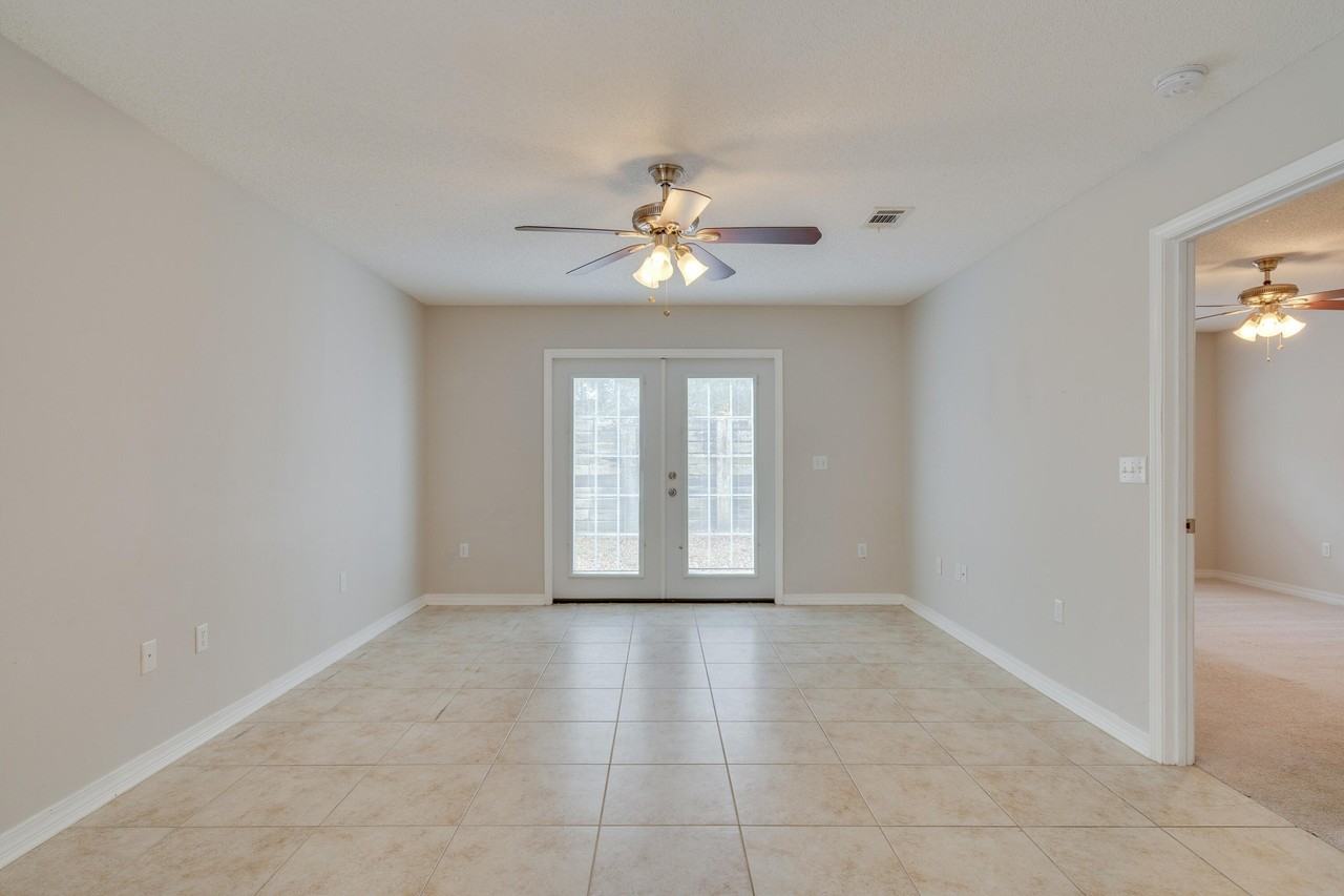 315 Dahlquist Dr - Photo 6 of 32