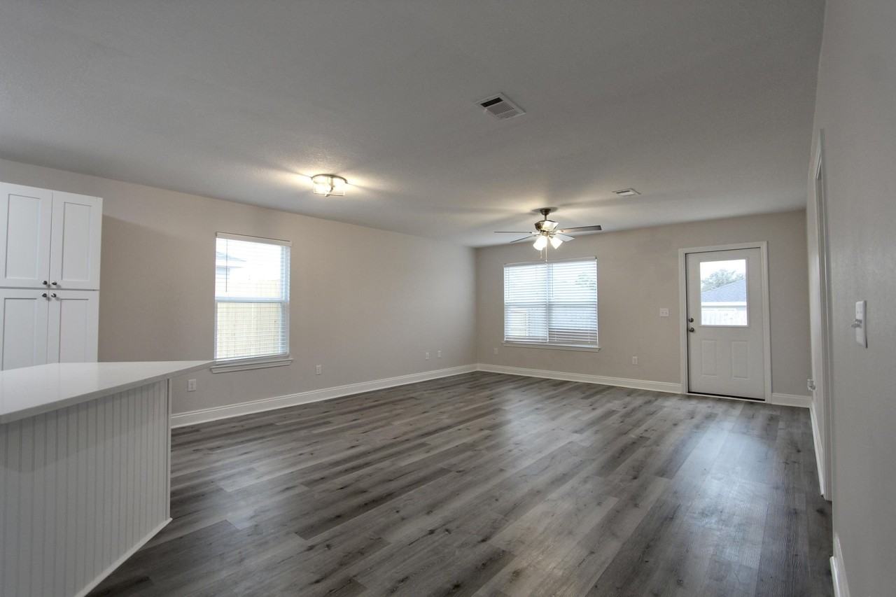 5380 Highview Dr - Photo 7 of 17