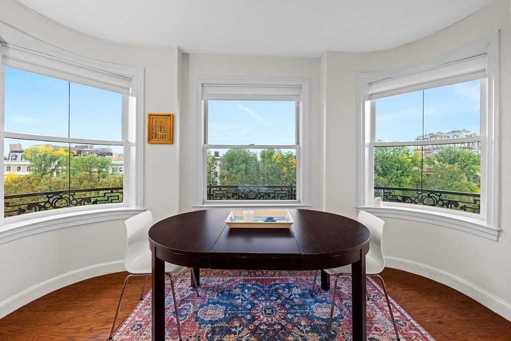 390 Commonwealth Ave - Photo 4 of 15