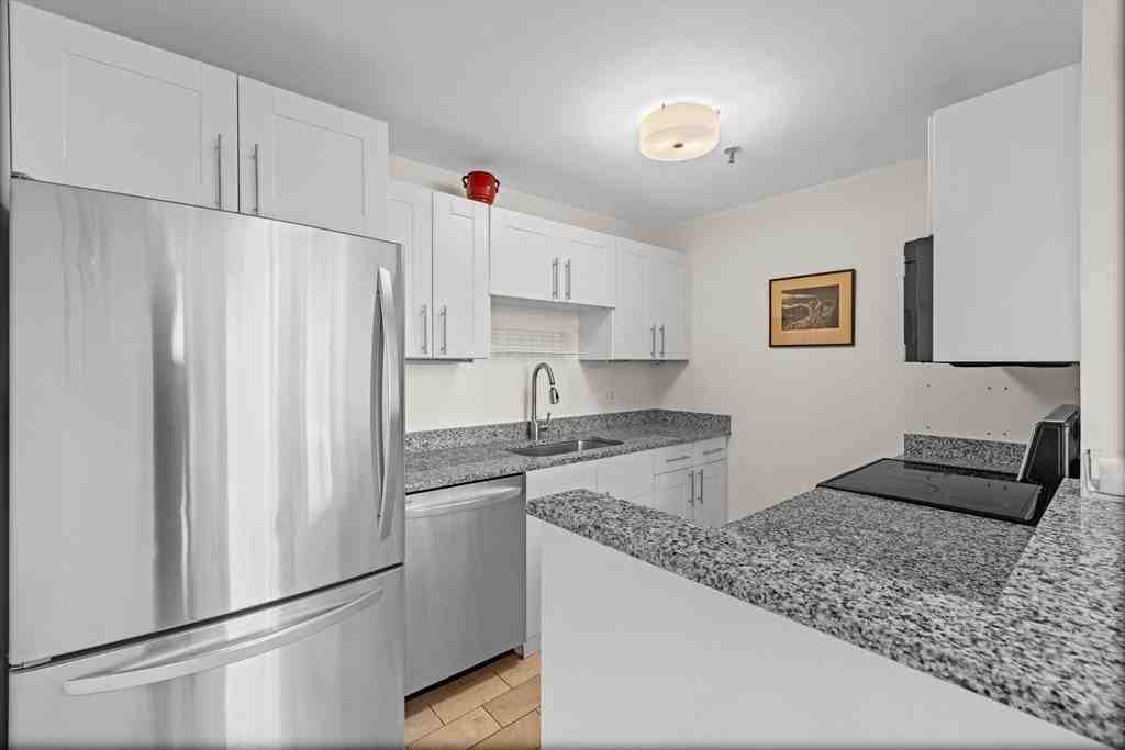 390 Commonwealth Ave - Photo 6 of 15