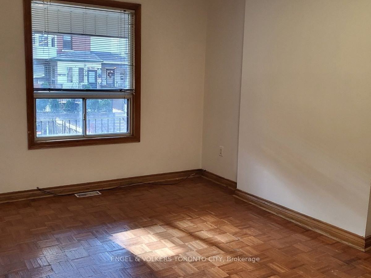 10 Bloomfield Ave Bsmt #Bsmt - Photo 4 of 17