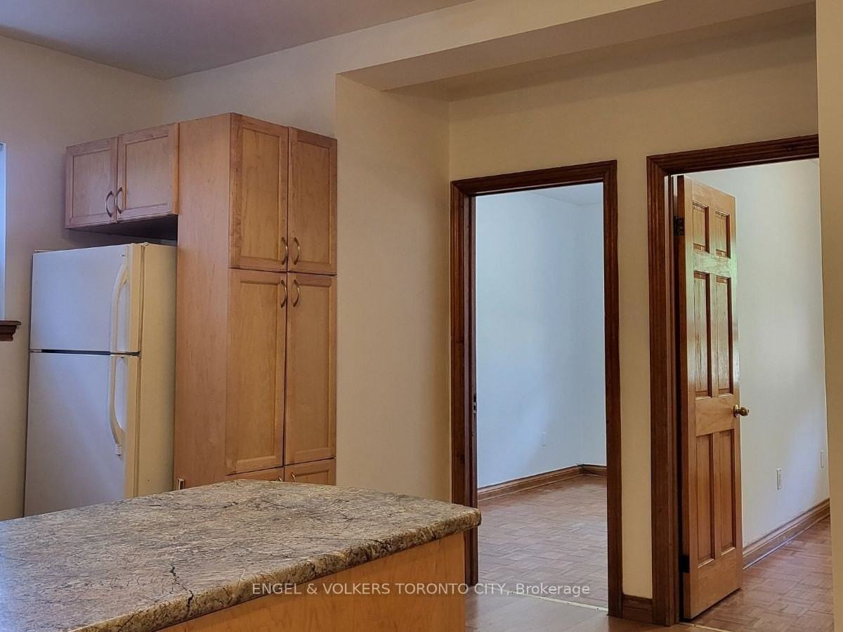 10 Bloomfield Ave Bsmt #Bsmt - Photo 5 of 17