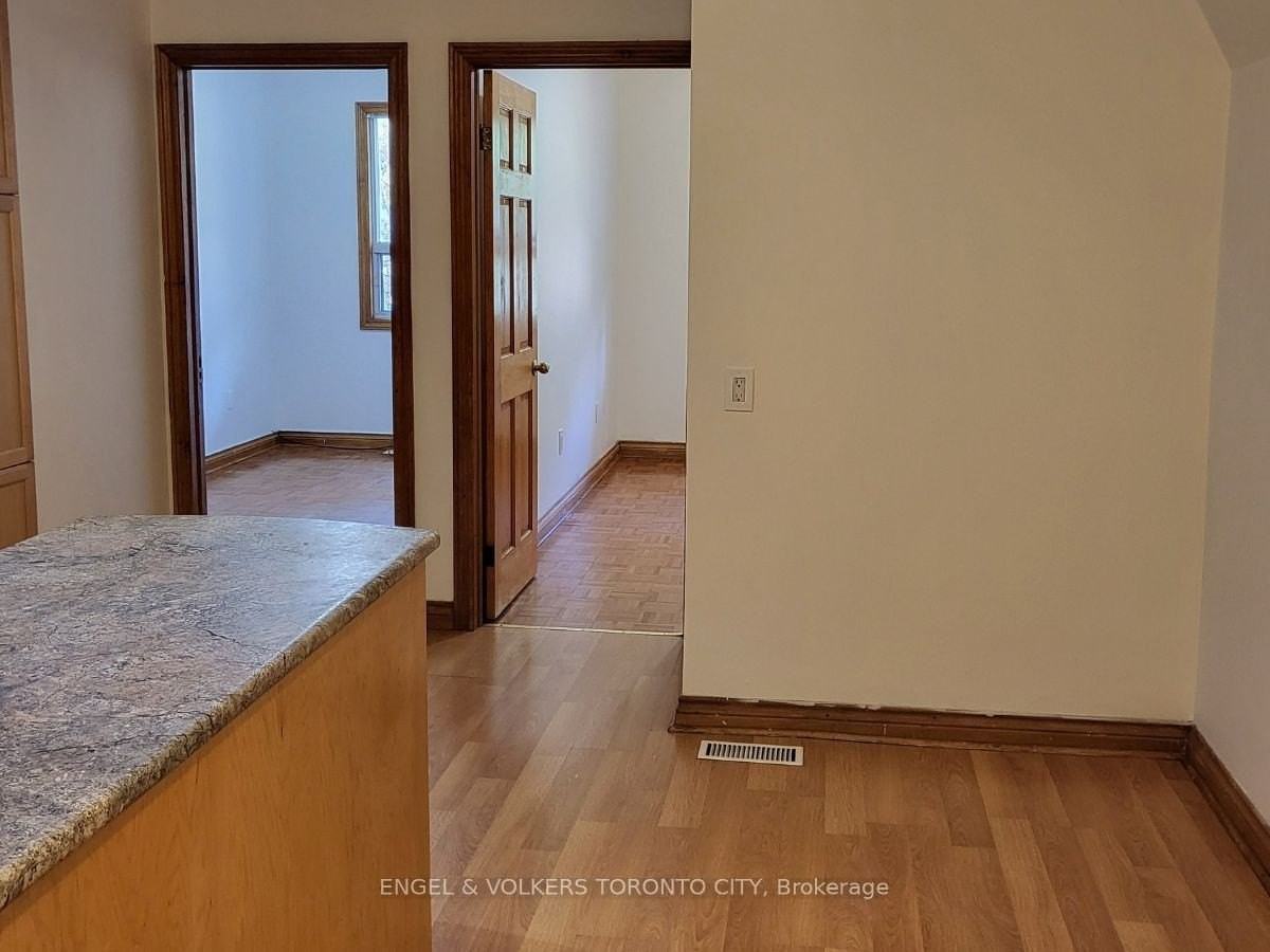 10 Bloomfield Ave Bsmt #Bsmt - Photo 7 of 17