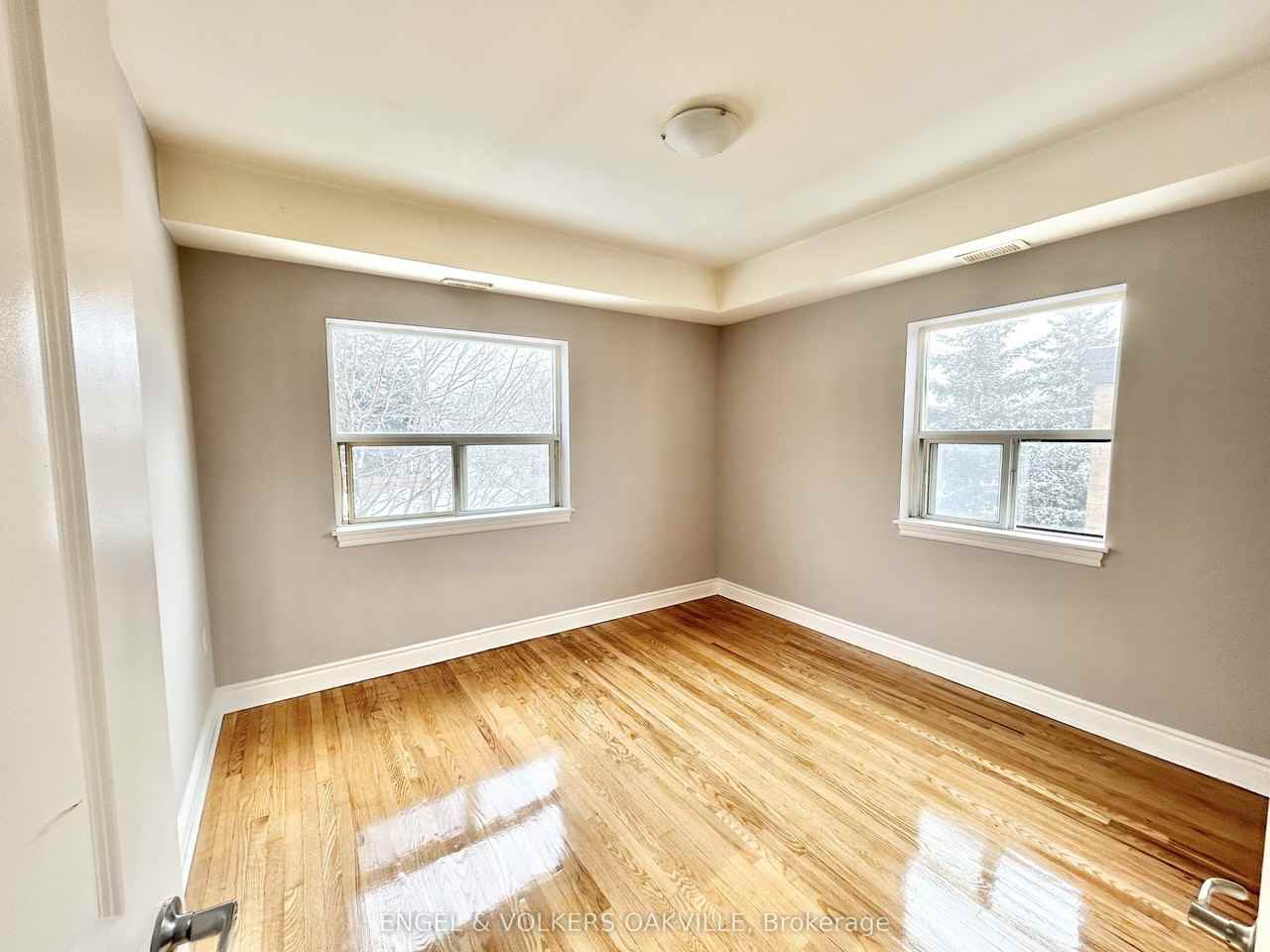 100 Twenty Fifth Street 8 - Photo 4 of 7