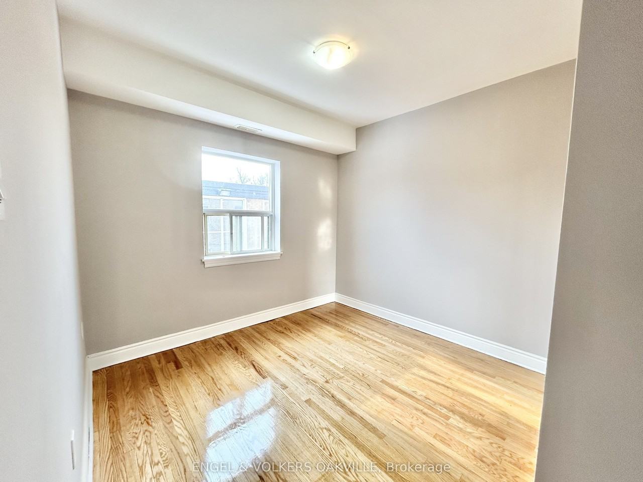 100 Twenty Fifth Street 8 - Photo 5 of 7