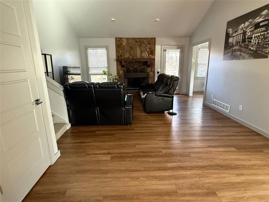 4472 Calumet Dr Nw - Photo 7 of 17