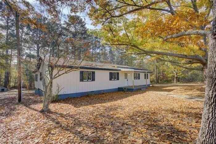 201 Oglesby Bridge Rd Se - Photo 2 of 35