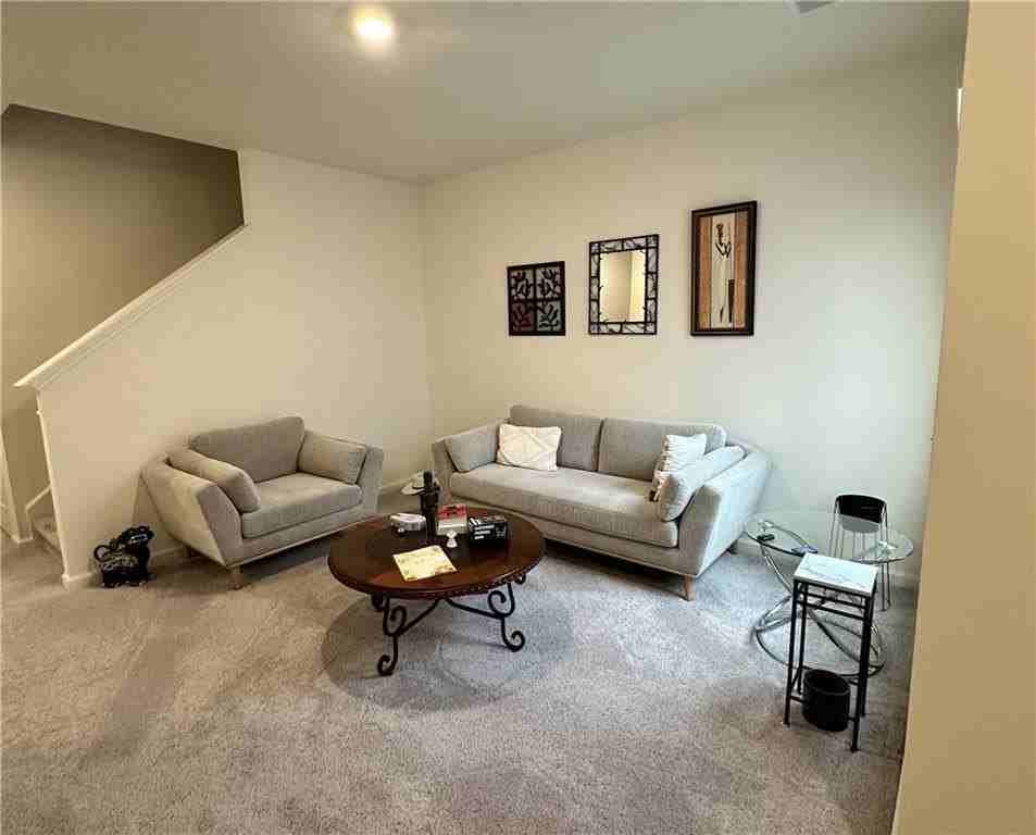 7353 Cranleigh St - Photo 2 of 19