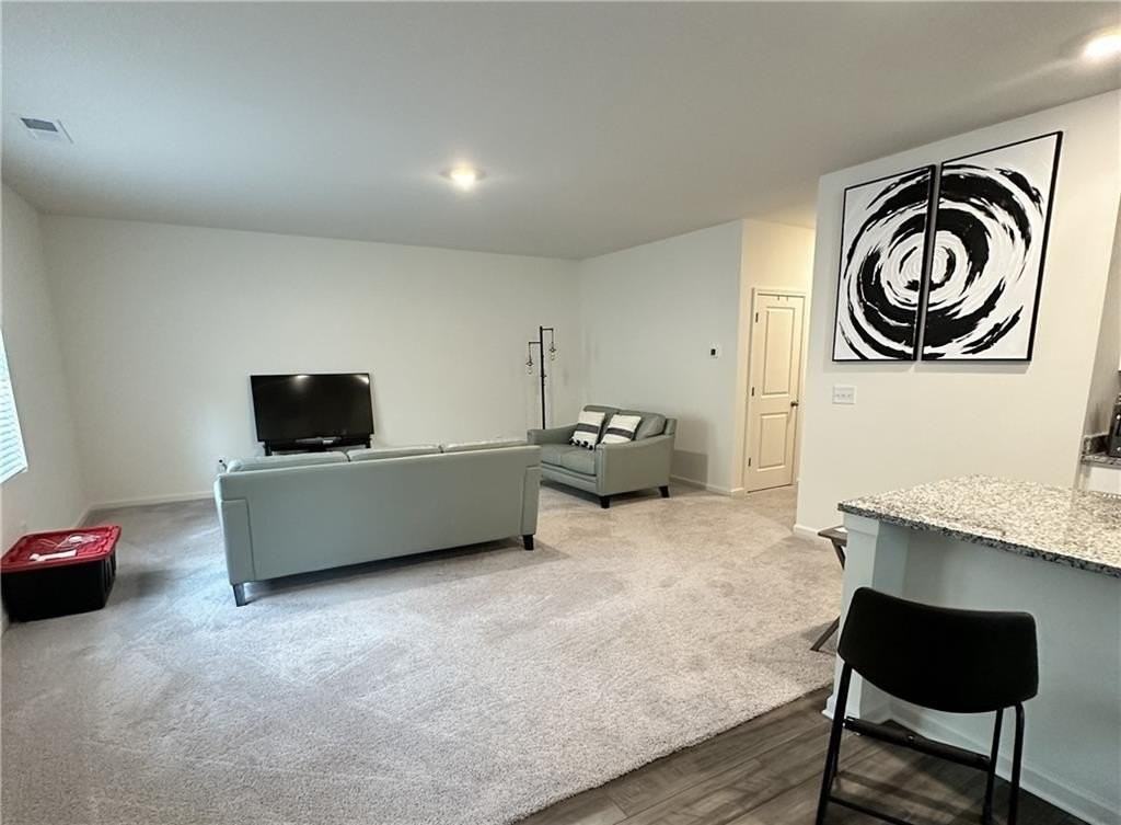 7353 Cranleigh St - Photo 4 of 19