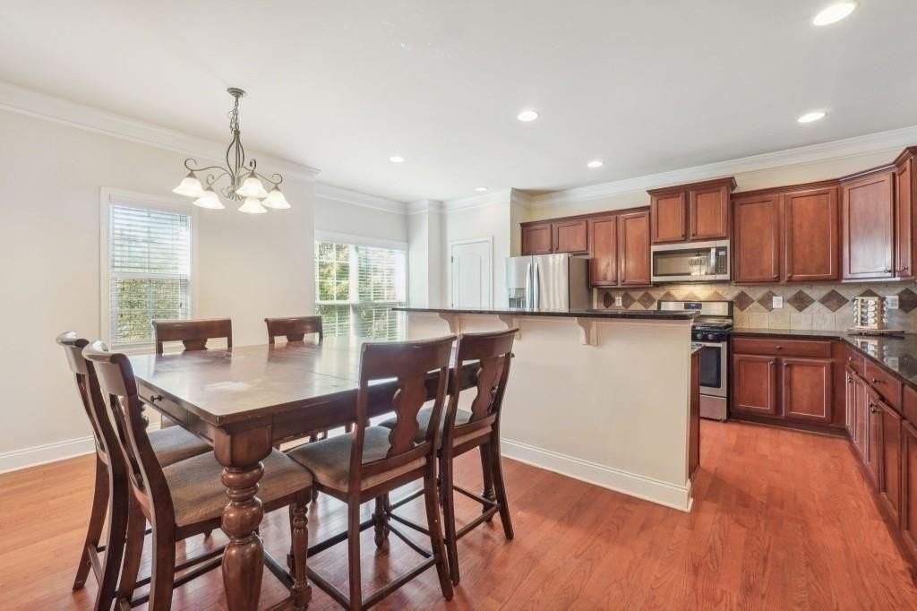 3808 Fairhill Pt - Photo 6 of 38