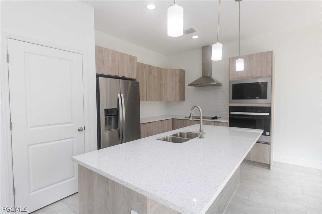 1253 Argosy Rd - Photo 4 of 28