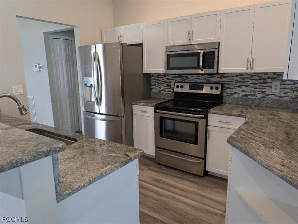 4614 Sw 7th Ave - Photo 5 of 17