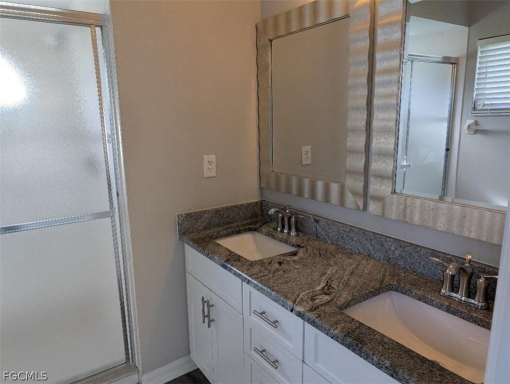 4614 Sw 7th Ave - Photo 7 of 17