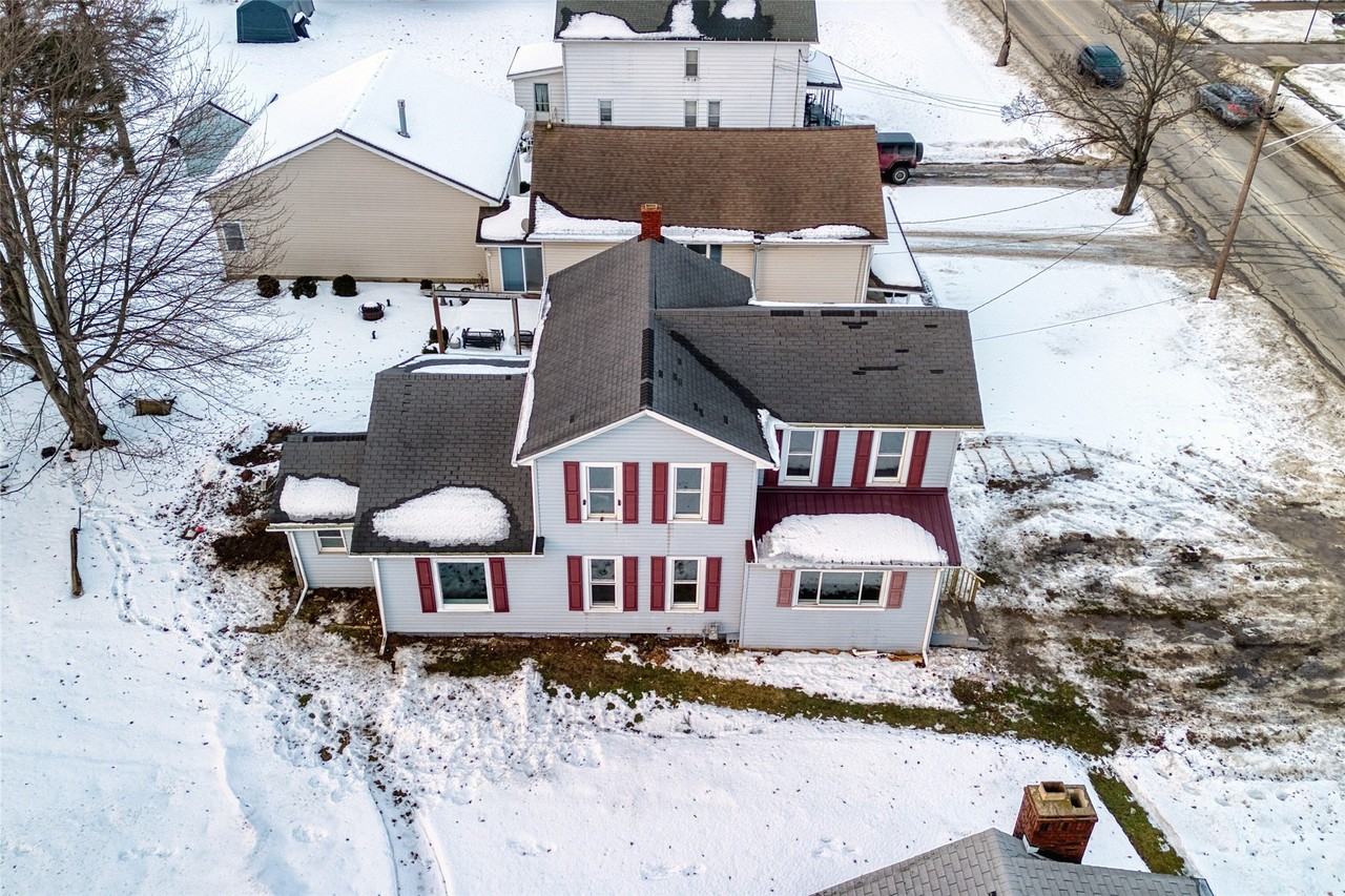 1702 Lake St - Photo 3 of 35