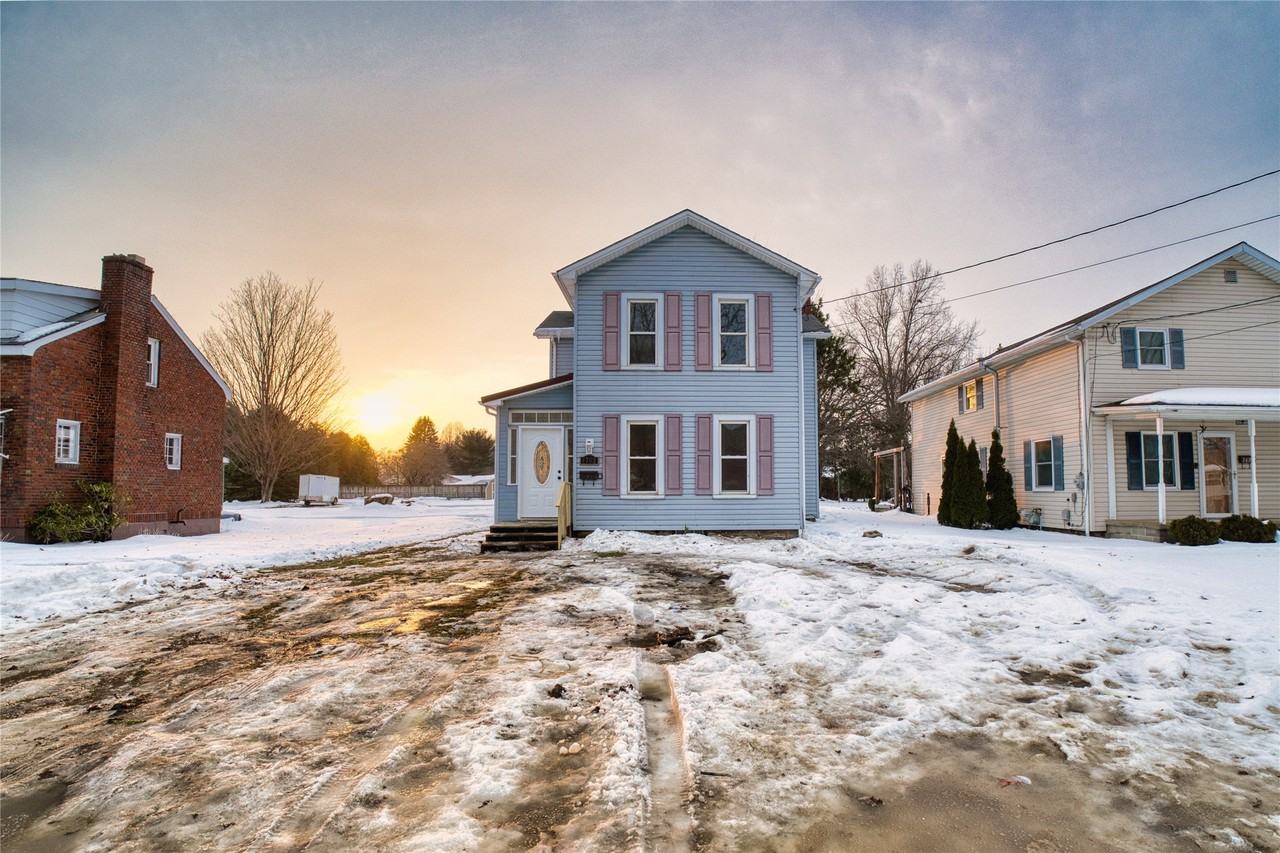 1702 Lake St - Photo 7 of 35