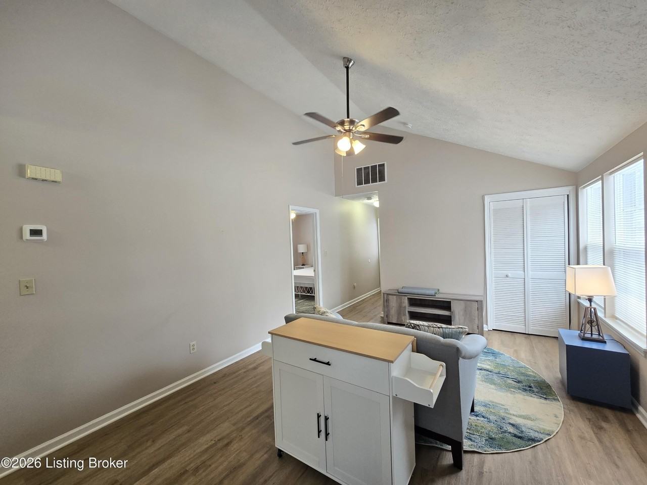 3728 Locust Ave - Photo 4 of 30