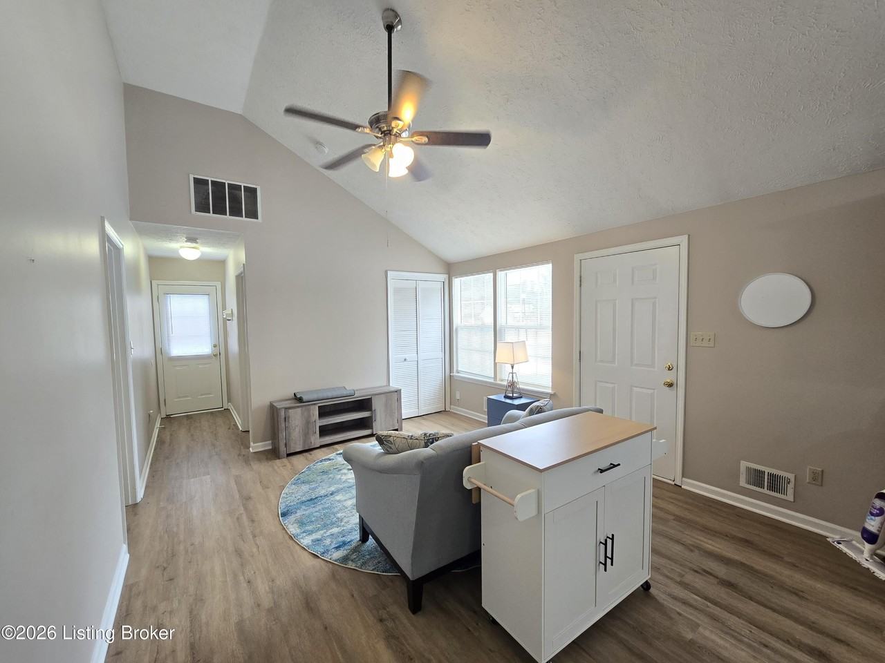 3728 Locust Ave - Photo 5 of 30