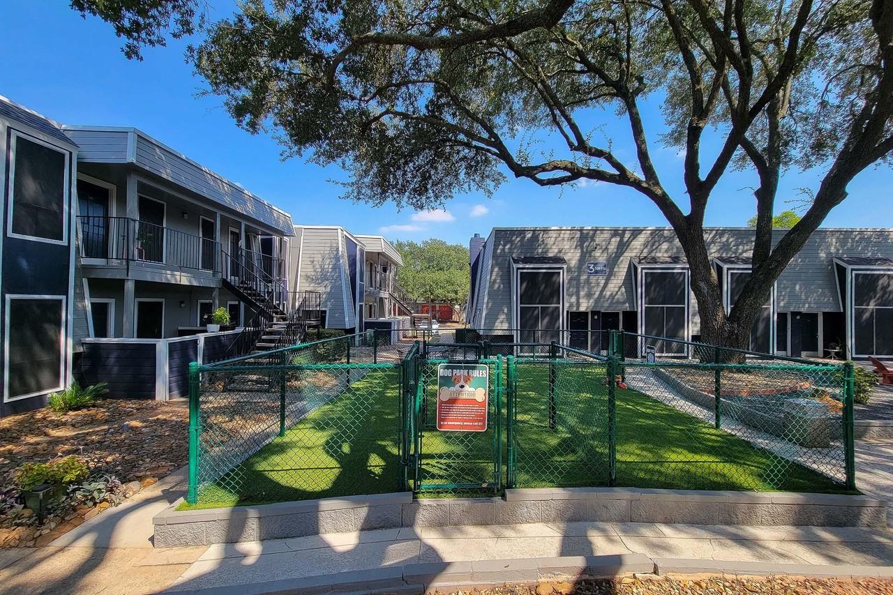 Falls of Maplewood Apartments - Photo 5 of 135