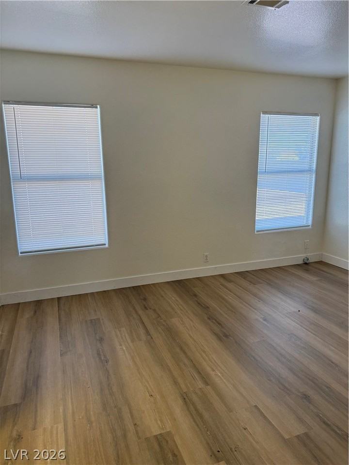 1224 Hickory Grove Cir - Photo 4 of 9