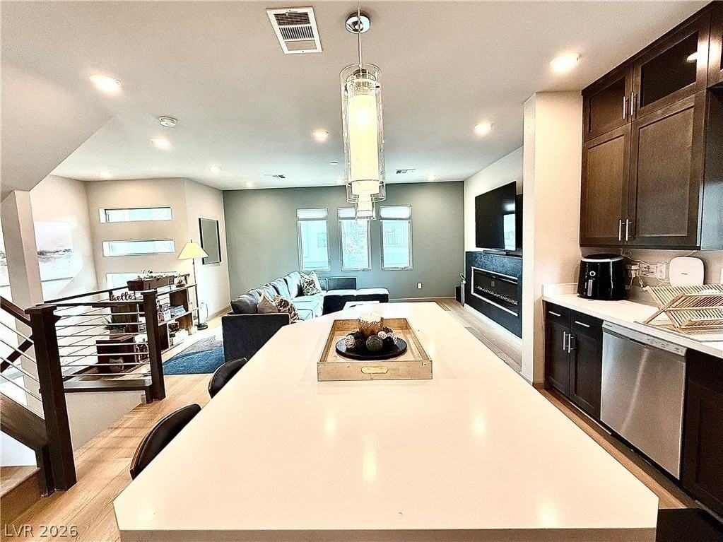 8044 Carpenter Creek Ave - Photo 6 of 30