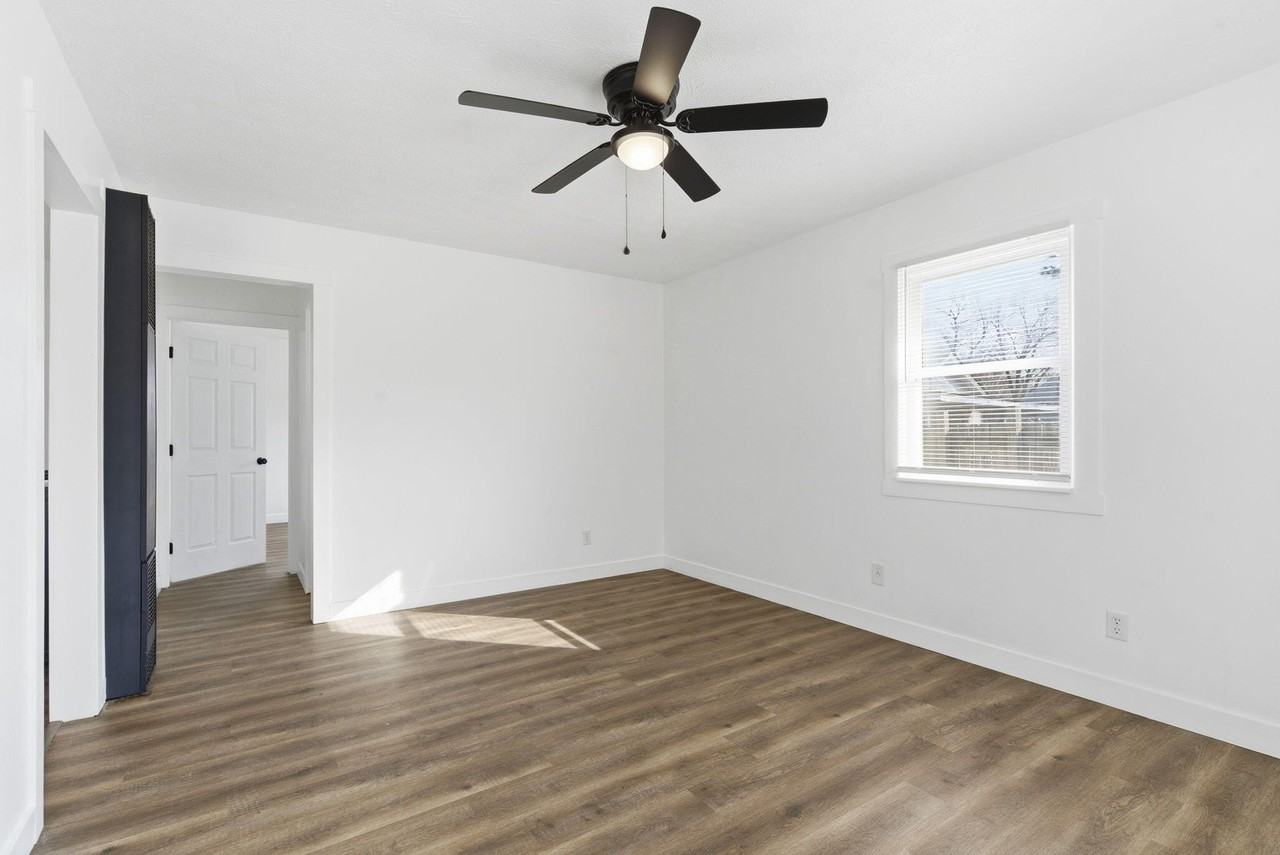 520 N Park Ave - Photo 5 of 22