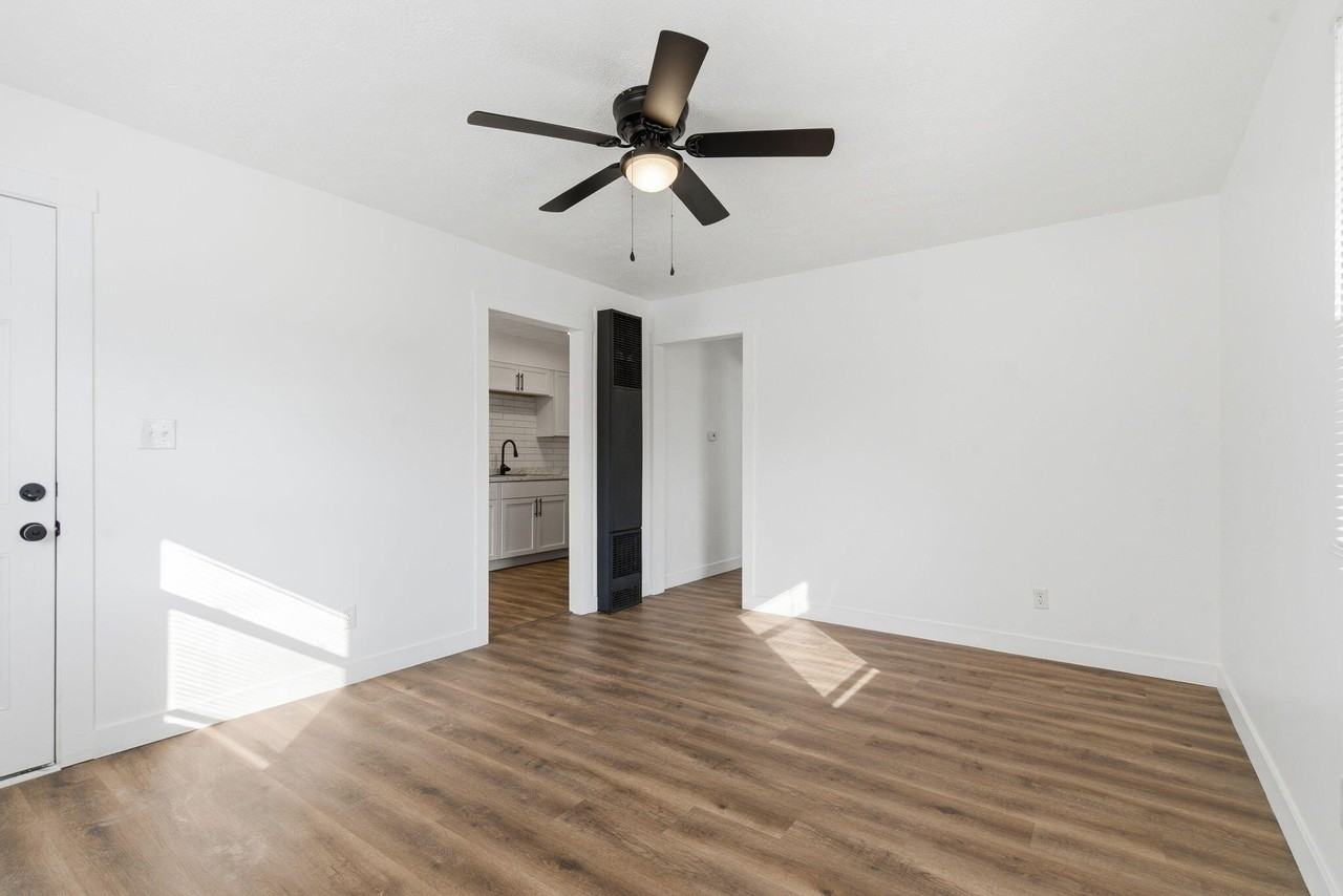 520 N Park Ave - Photo 6 of 22