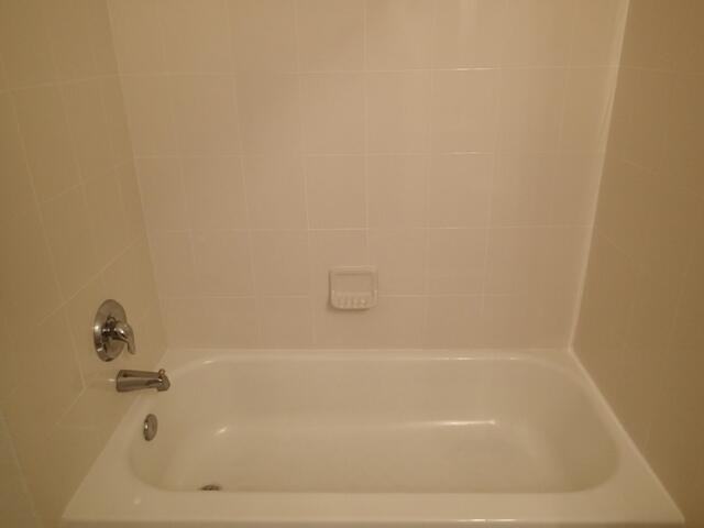 1011 Pipers Cay Dr - Photo 4 of 8